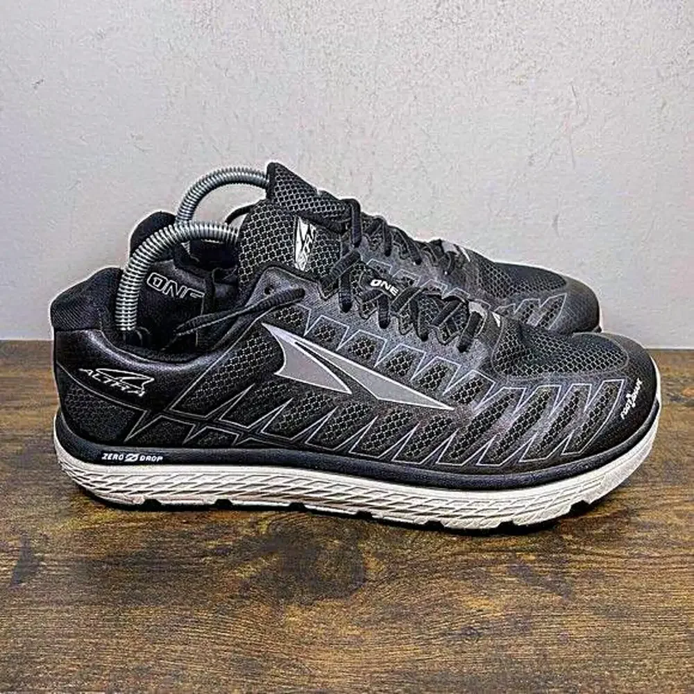 Altra One V3 Shoes Mens Size 9‎ Black Gray Training Athletic Road Running